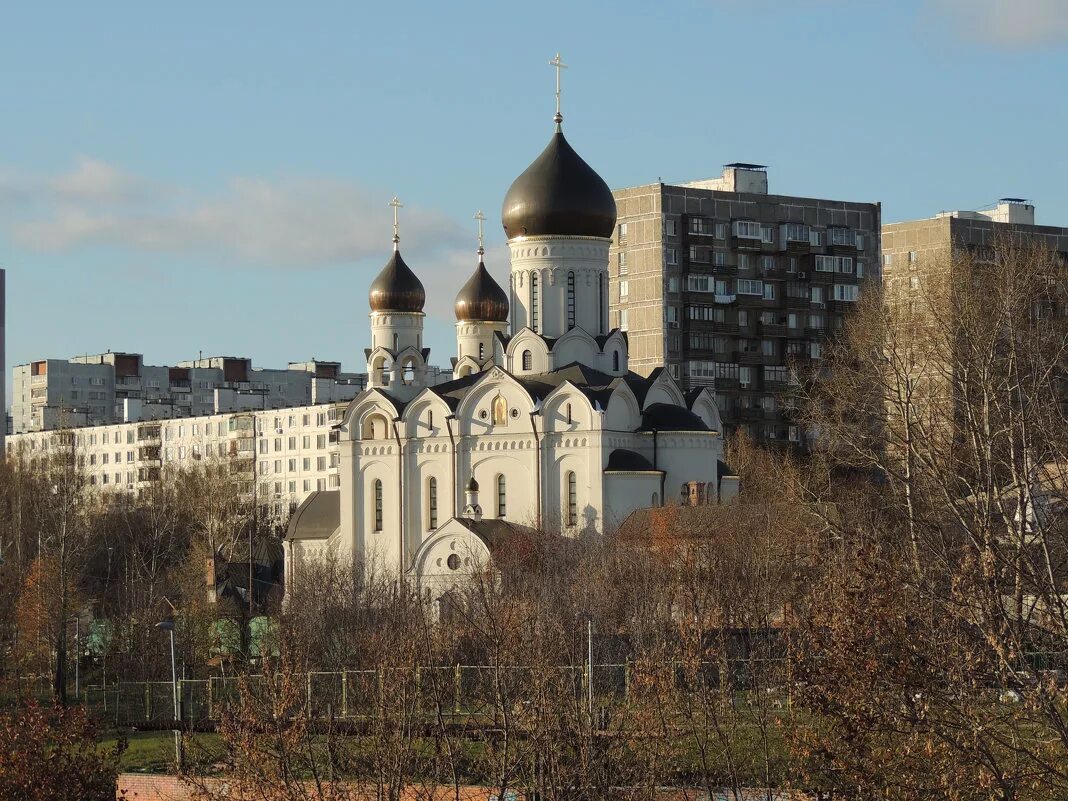храм преподобного серафима саровского в раеве. камень серафима храм в раеве. храм преподобного серафима саровского москва. храм серафима саровского москва медведково. храм преподобного серафима саровского в раеве.