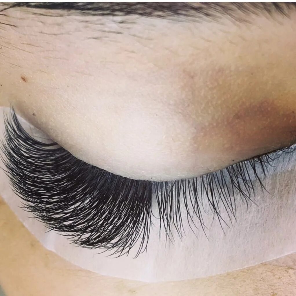 Lashes ресницы наращивание. Нарощенные ресницы. Ресницы для наращивания. Неудачное наращивание ресниц. Реснички наращивание.