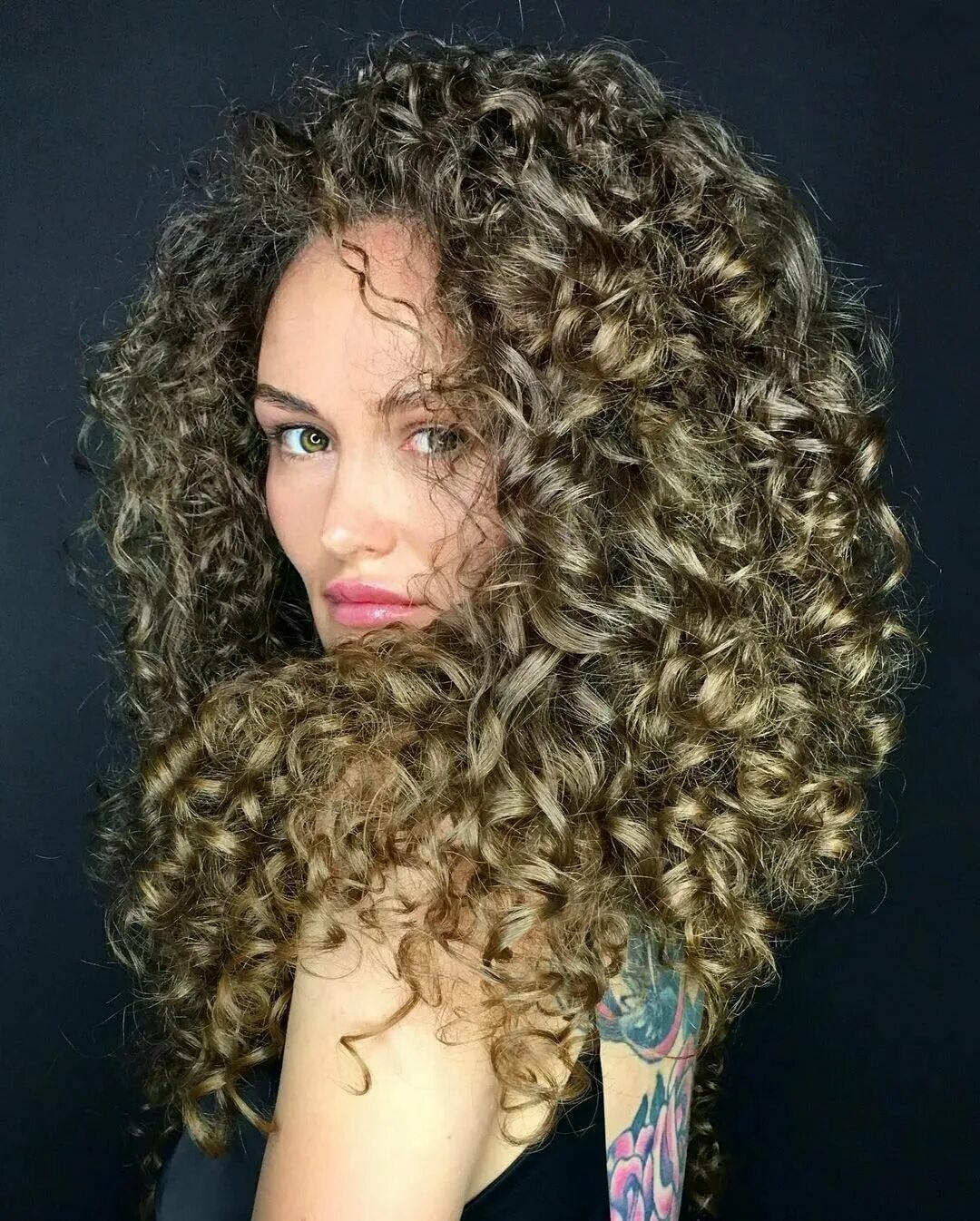 Вертикальная биозавивка niagara. Японская биозавивка. Биозавивка niagara. Голдвелл химическая завивка. Завивка волос москва.