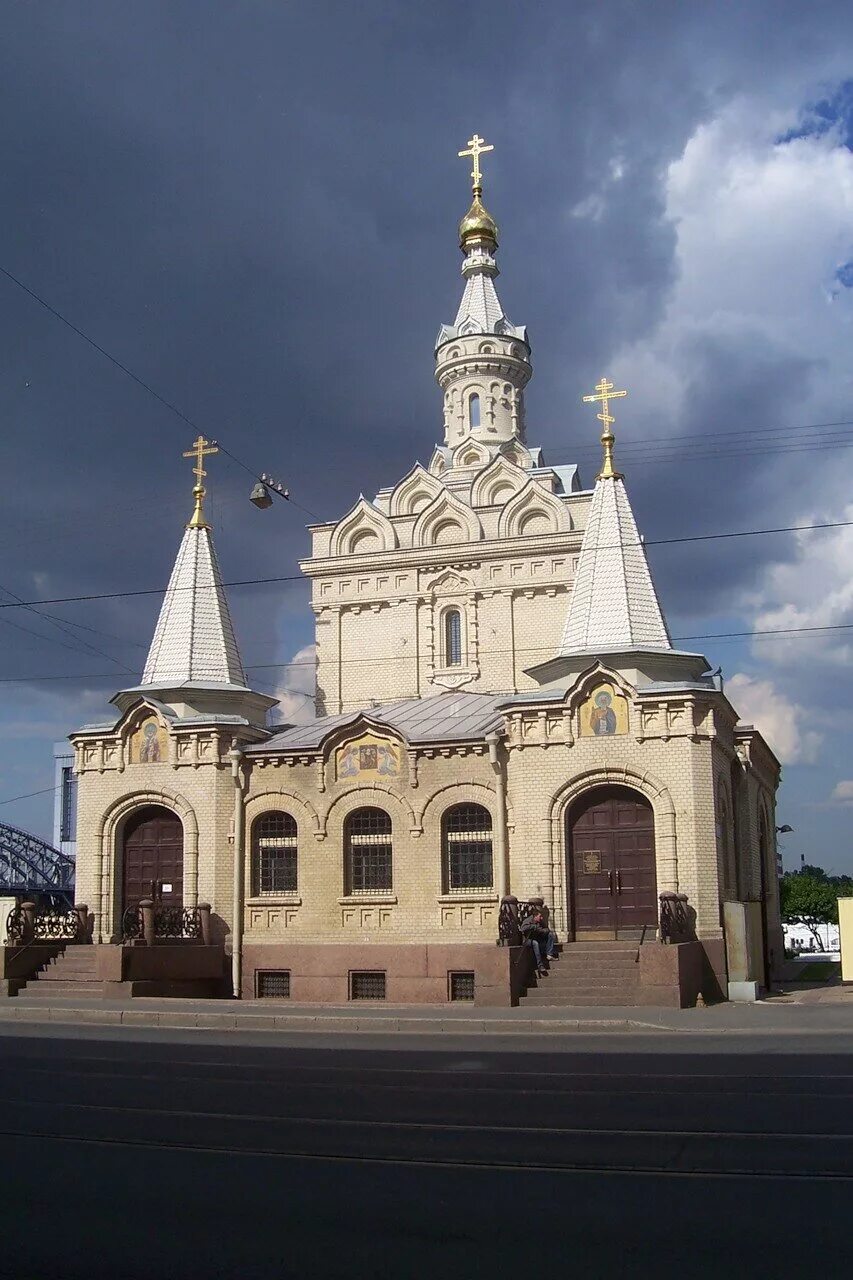 Храм матроны босоножки в санкт-петербурге. Матрона босоножка в санкт-петербурге храм. Церковь на обуховской обороне матрона босоножка. Блаженная старица матрона босоножка. Матронушка босоножка петербургская храм.