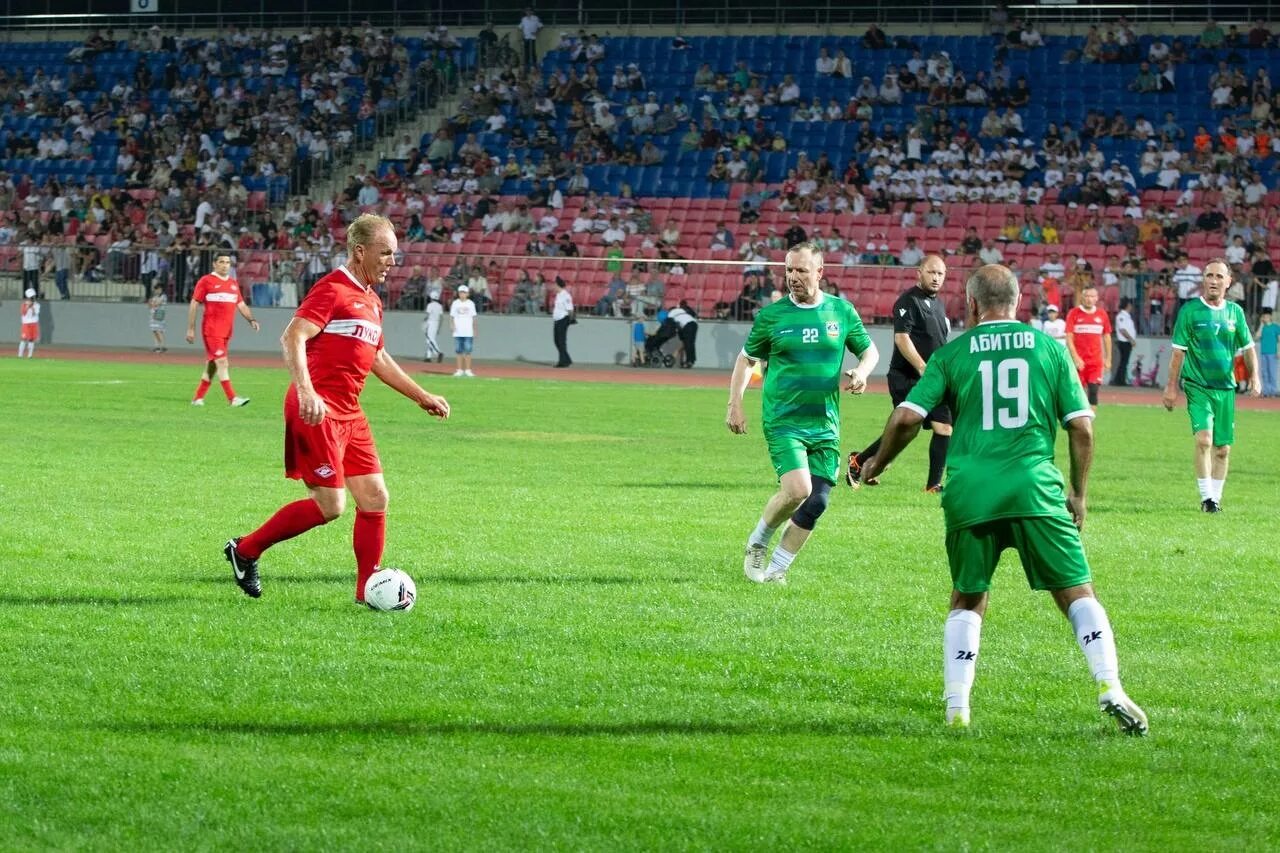 Спорт черкесск. Открытие стадиона Нарт в Черкесске. Нарт Черкесск 2022. Стадион Нарт Черкесск. Товарищеский матч.