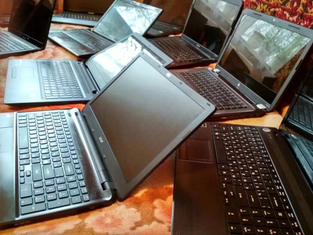 Ноутбуки. Много ноутбуков. Ноутбук б/у. Ноутбуки куча.