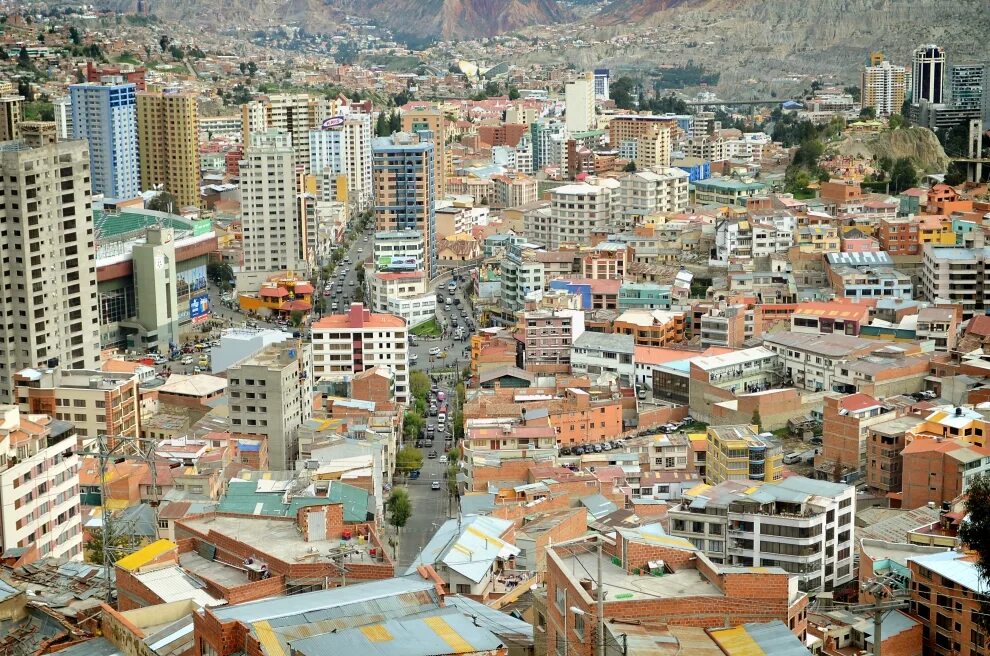 Пасет город. Боливия столица ла-пас. Столица Боливии ла пас или сукре. Самая Высокогорная столица – ла-пас, Боливия. Столица Боливии ла пас высота над уровнем моря.