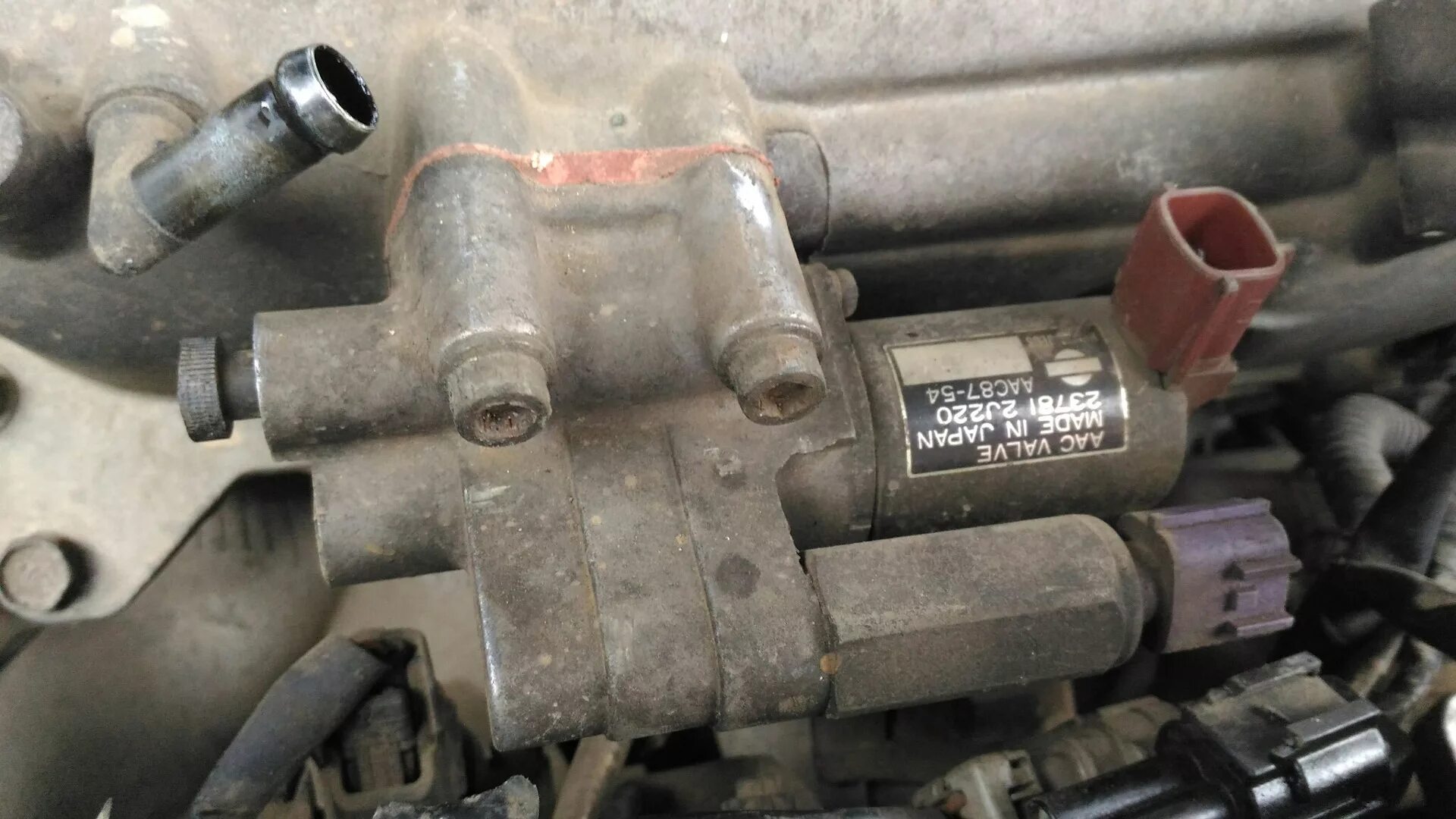Чистим клапан подачи воздуха GA16DE (ECCS) - Nissan Sunny (B13), 1,6 л, 1990 год