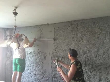 Сначала штукатурка потом шпаклевка