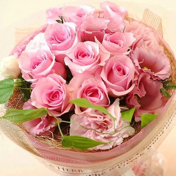 Дорогая подруга желаю. Шикарный букет с днем рождения. Шикарные розы с днем рождения. Букет роз с днем рождения. Красивый букет роз с днем рождения.