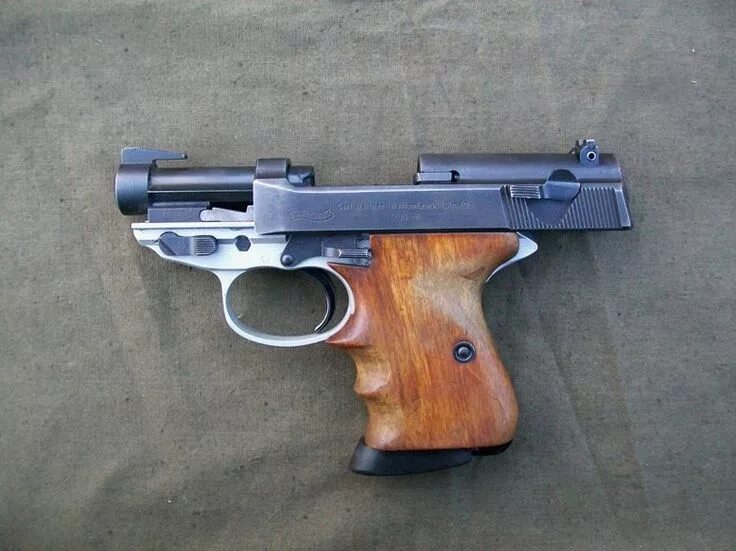 Walther p38k с глушителем.