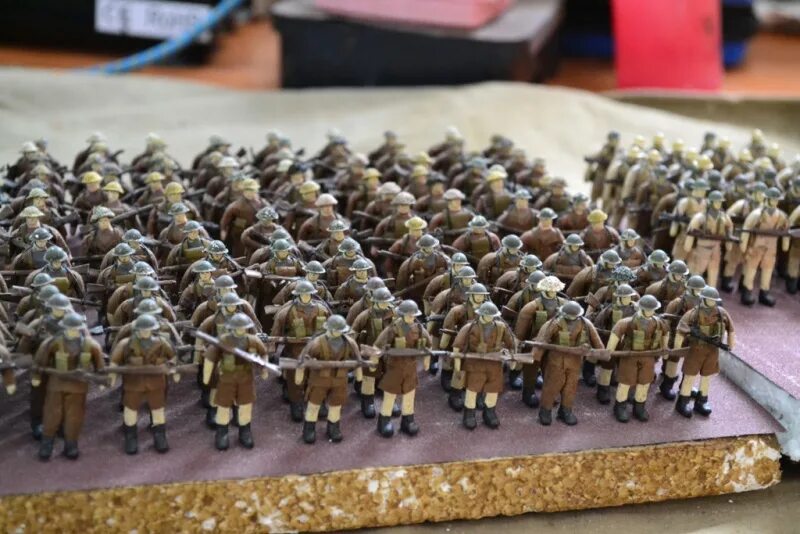 Чтобы рассадить солдатиков. Игрушечный солдатик зеленый. Чтобы рассадить солдатиков. Набор оловянных солдатиков наполеоновские войны. Чтобы рассадить солдатиков.