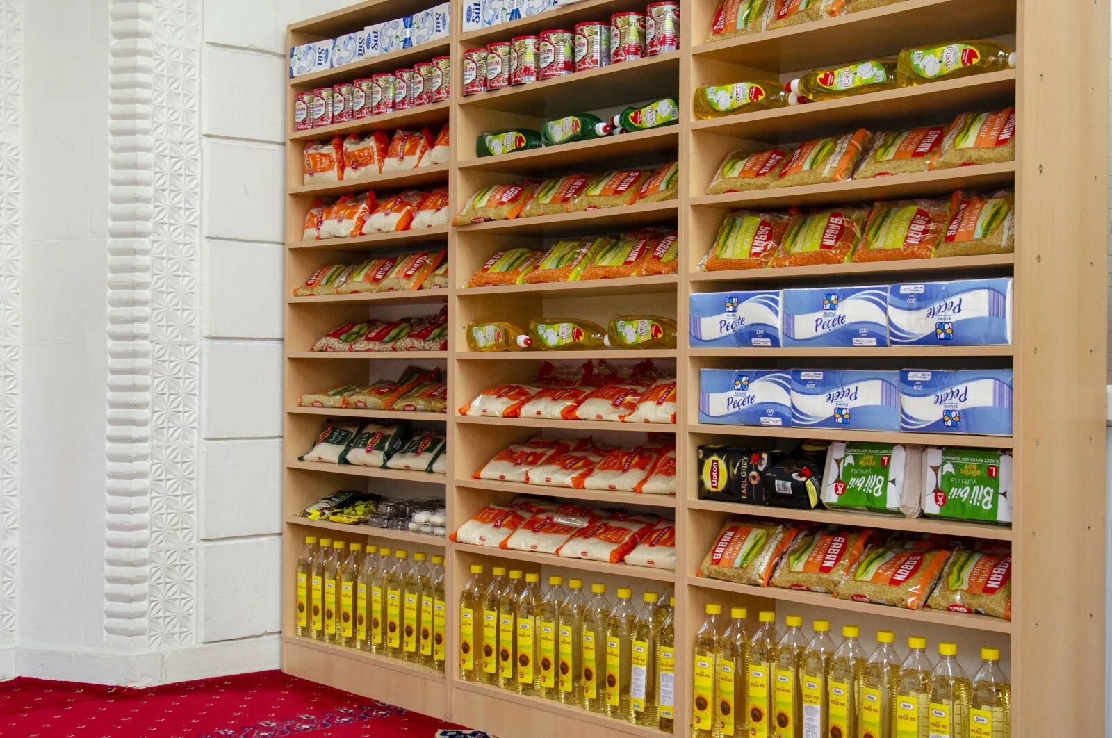 Полки магазина. Советский продуктовый магазин. Пустые полки в магазинах ссср. Полки магазина. Торговая мебель.