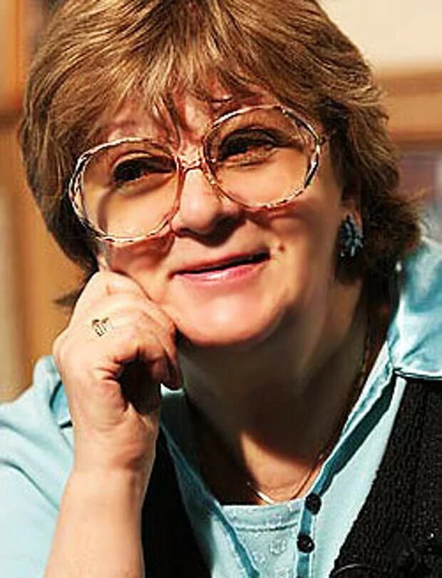 Известная певица продюсер режиссер актриса. Сурикова режиссер.