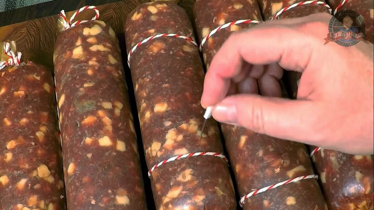 Московская колбаса рецепт. Колбасных дел мастер. Московская колбаса рецепт по госту. Колбаса домашняя копченая. Колбаса московская.