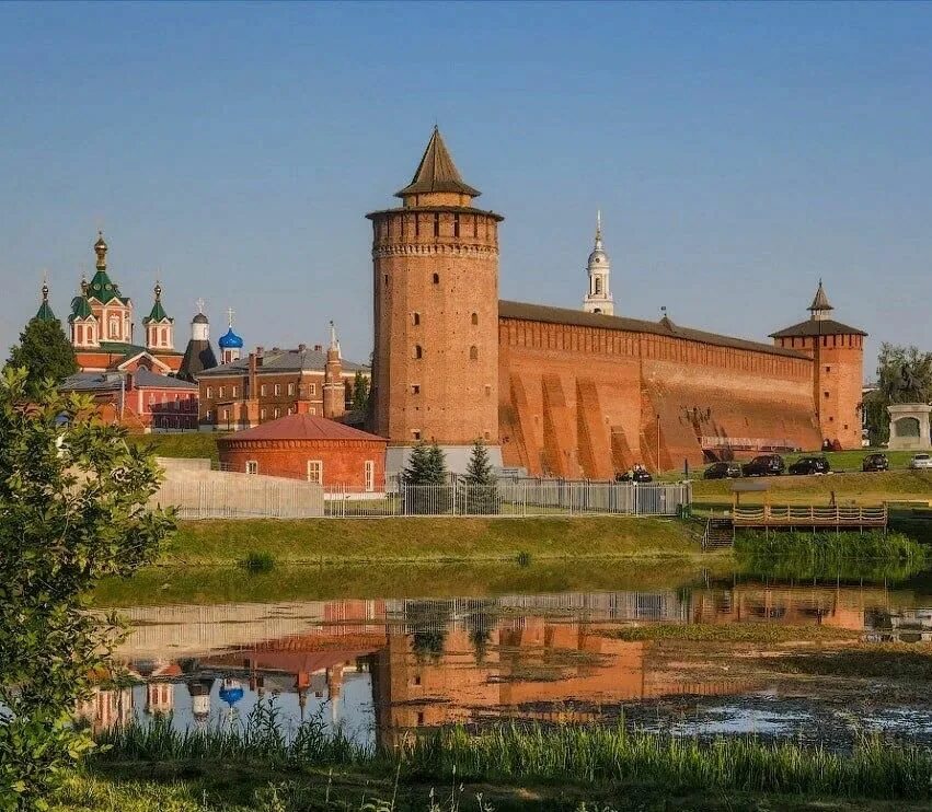 Коломенский кремль коломнаа. Коломна башни кремля. Коломенский кремль коломнаа. Коломенский кремль (1525- 1531). 1525 коломна кремль.