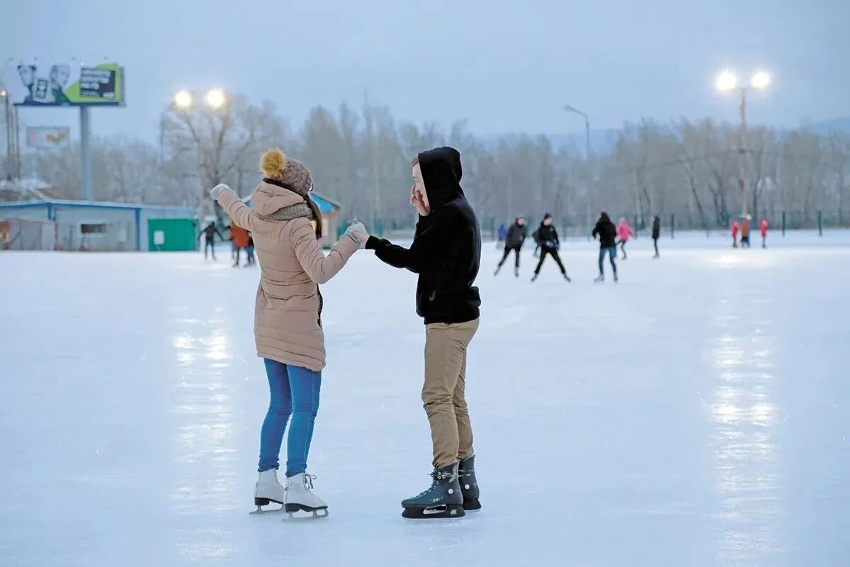 Каток на острове Татышев Красноярск. Татышев парк Красноярск каток. Татешево каток Красноярск. Остров Татышев каток 2022.