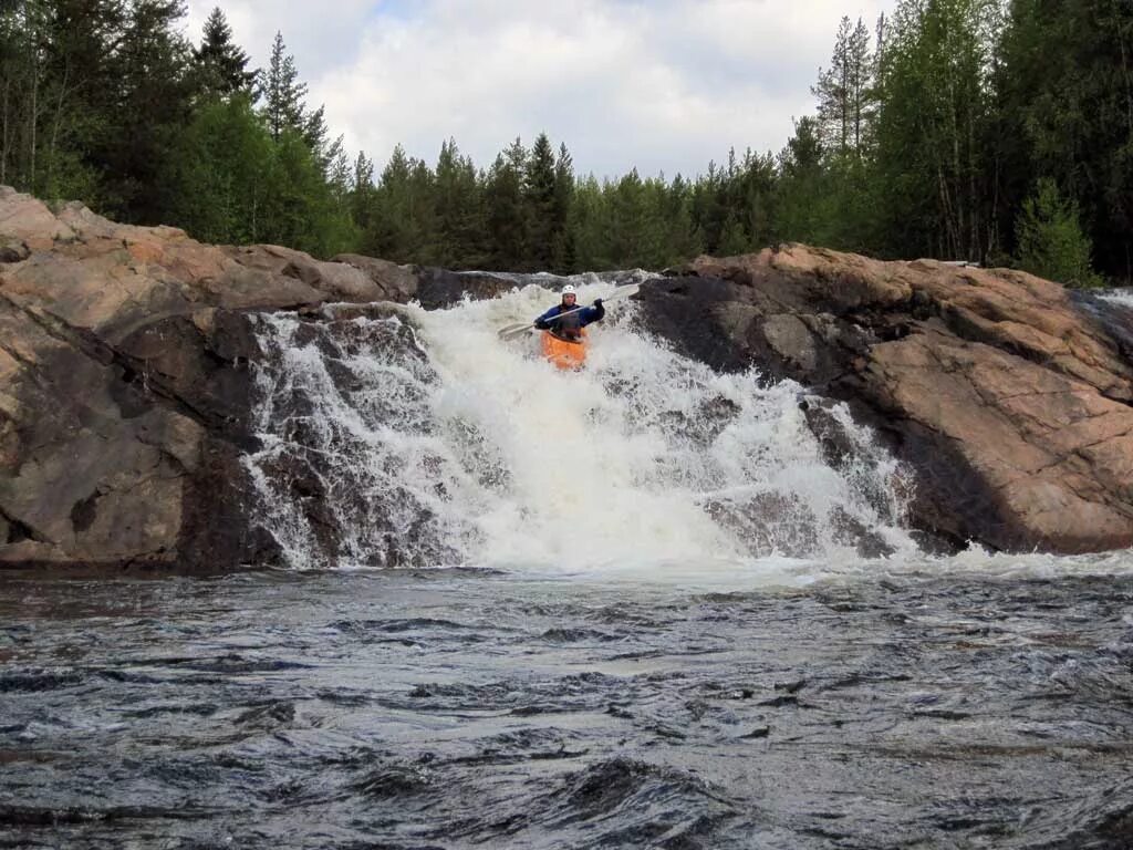 Колвица автобус. Колвица. водопад черный падун кандалакша. колвица водопад. река колвица.