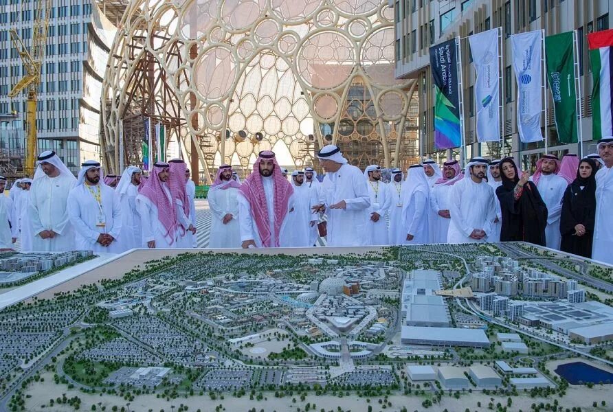 Население дубая 2024. Expo 2020 Саудовская Аравия. Принц Салман в Мекке. Саудовская Аравия столица Абу Даби. Сауд Аравия Дубай.
