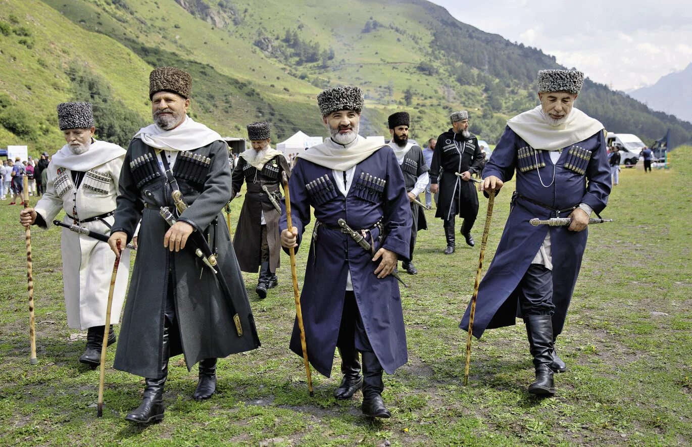 Балкарец осетин. Кабардино-балкарцы. Кабардино-Балкария люди. Кабардино балкарцы мужчины. Знаменитые балкарцы.