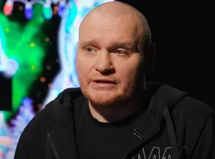Ведущие шоу экстрасенсов