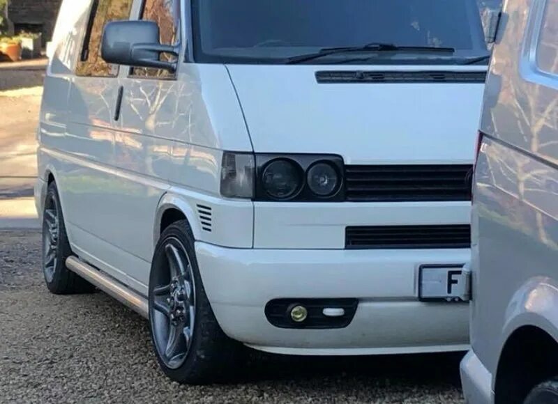 Т4 транспортер бензин. VW t4. VW Transporter t4. Фольксваген т4 белый. Фольксваген транспортёр т4 белый.