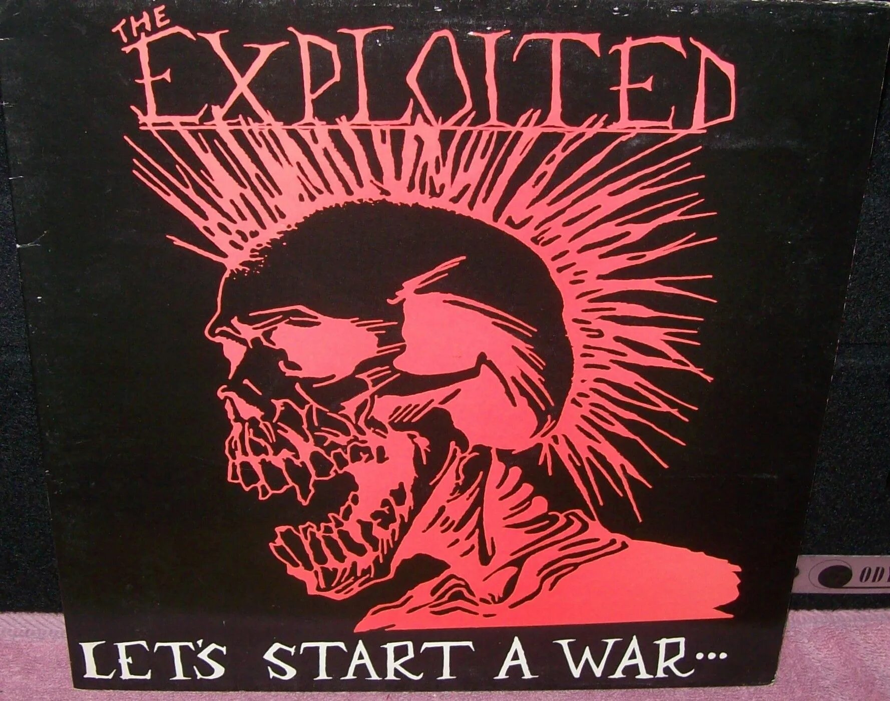 Exploited альбомы. The exploited. the exploited обложки альбомов. the exploited символ.