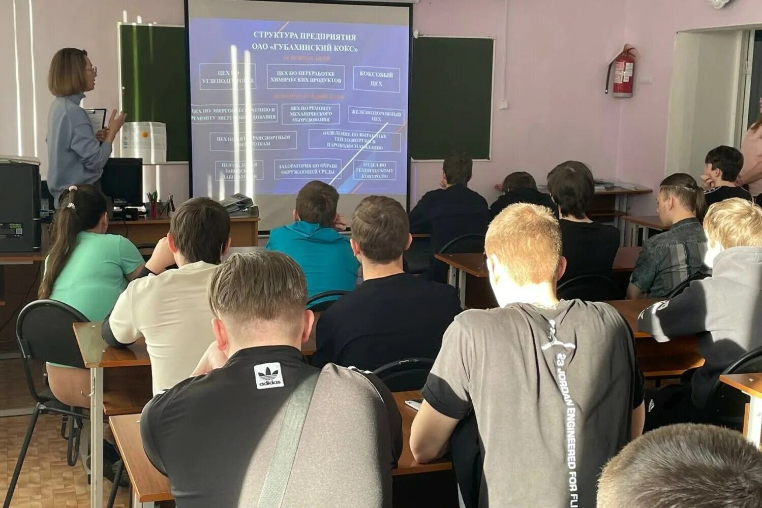 Профориентация студентов колледжа. Профориентация. студент технологического колледжа. губахинский кокс.