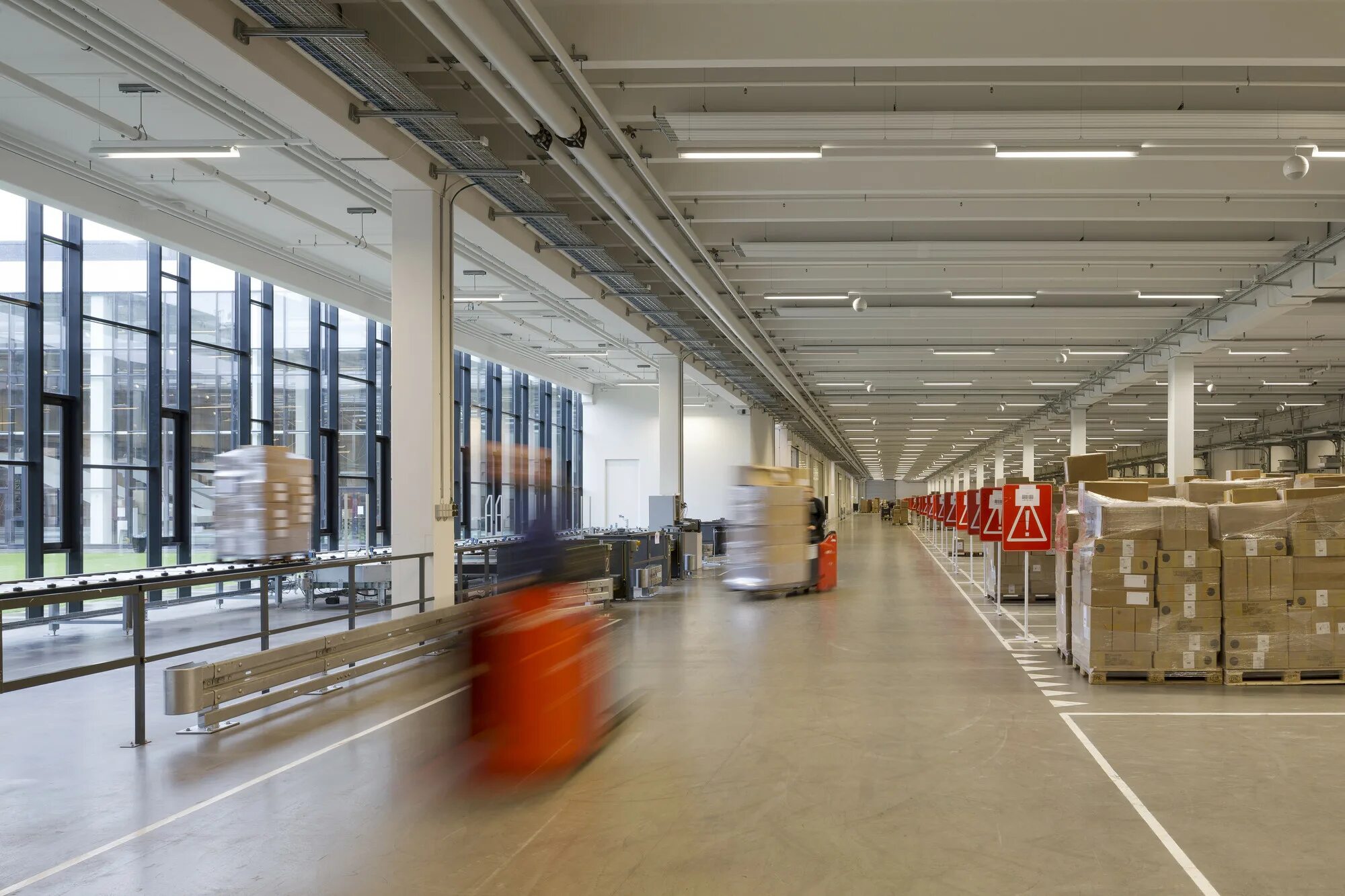 Logistic center. Ahlers logistic center спб. logistics center facade. logistics center, thun.