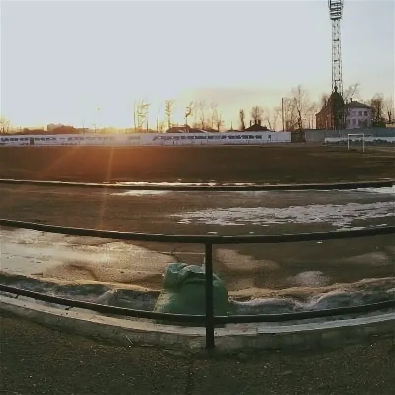 Стадион динамо иркутск. Хоккей на стадионе труд в иркутске. Иркутск, ул. Дворец спорта динамо иркутск. Стадион динамо киров.