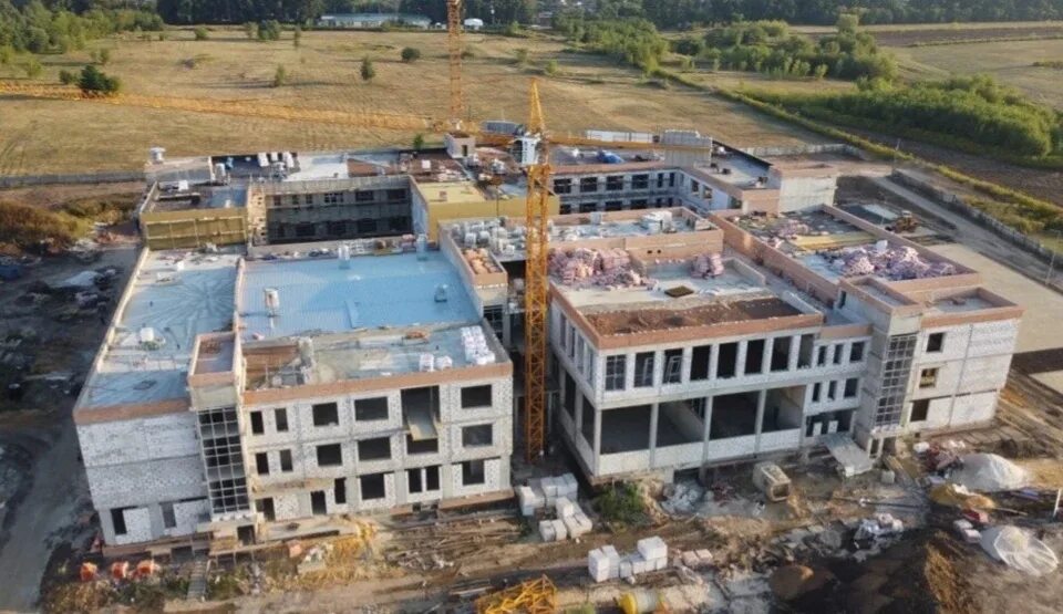 Школа 53 орел. Школа 52 орел новая ботаника. Новая школа на алроса орел. Школа 52 орел. Школа 52 орел фото.