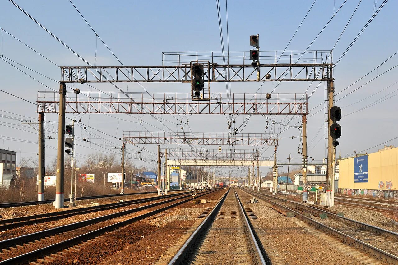 щербинка силикатная. щербинка силикатная. жд платформа подольск. перегон мга назия фото. вл11 электровоз.