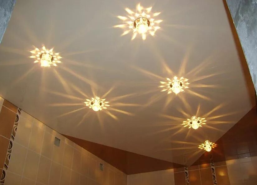 Эра dk ld22 sl/wh. Светильники для натяжных потолков. Навесной потолок с лампочками. Софиты для натяжных. Софиты для натяжных.