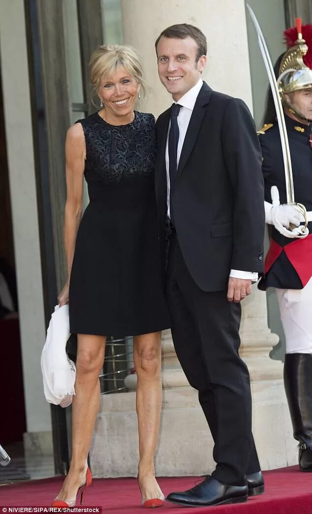 Учительница макрона. Брижит Макрон в 2007. Жена президента Франции Брижит Макрон. Брижит троньё в 2007.