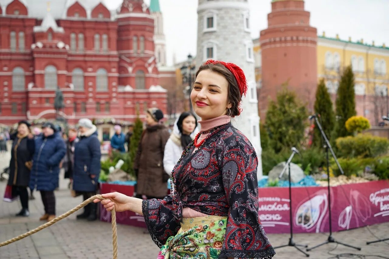 Фестивали которые проходят в москве. Библиотека на красной площади в москве. Фестиваль. Урбанистический фестиваль. Итальянский фестиваль.