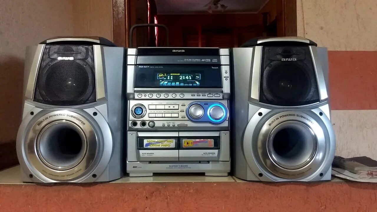 Купить центр aiwa. Aiwa NSX-sz70. Музыкальный центр Aiwa NSX-sz70. Aiwa NSX-sz200. Музыкальный центр Aiwa NSX-sz200.