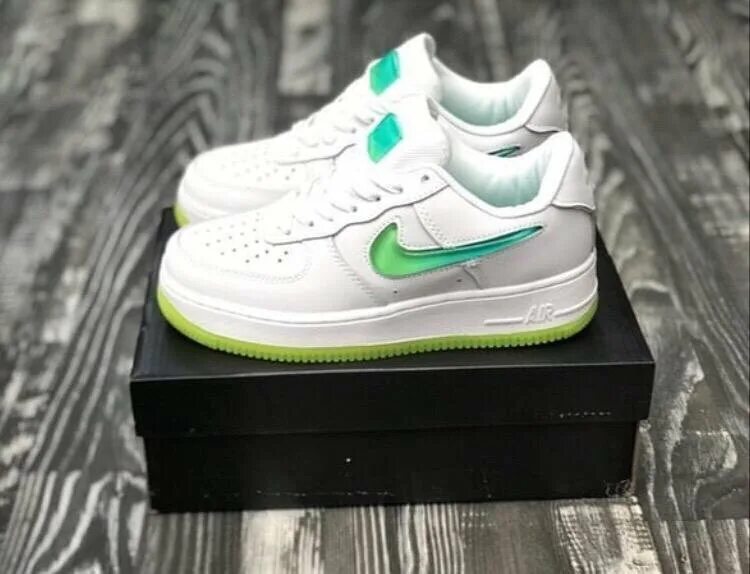 Найк АИР Форс 1 бело зелёные. Nike Air Force 1 Low бирюзовые. Nike Air Force 1 с зеленой подошвой. Nike Air Force 1 зеленые с белым. Женские кроссовки найк оригинал купить в москве