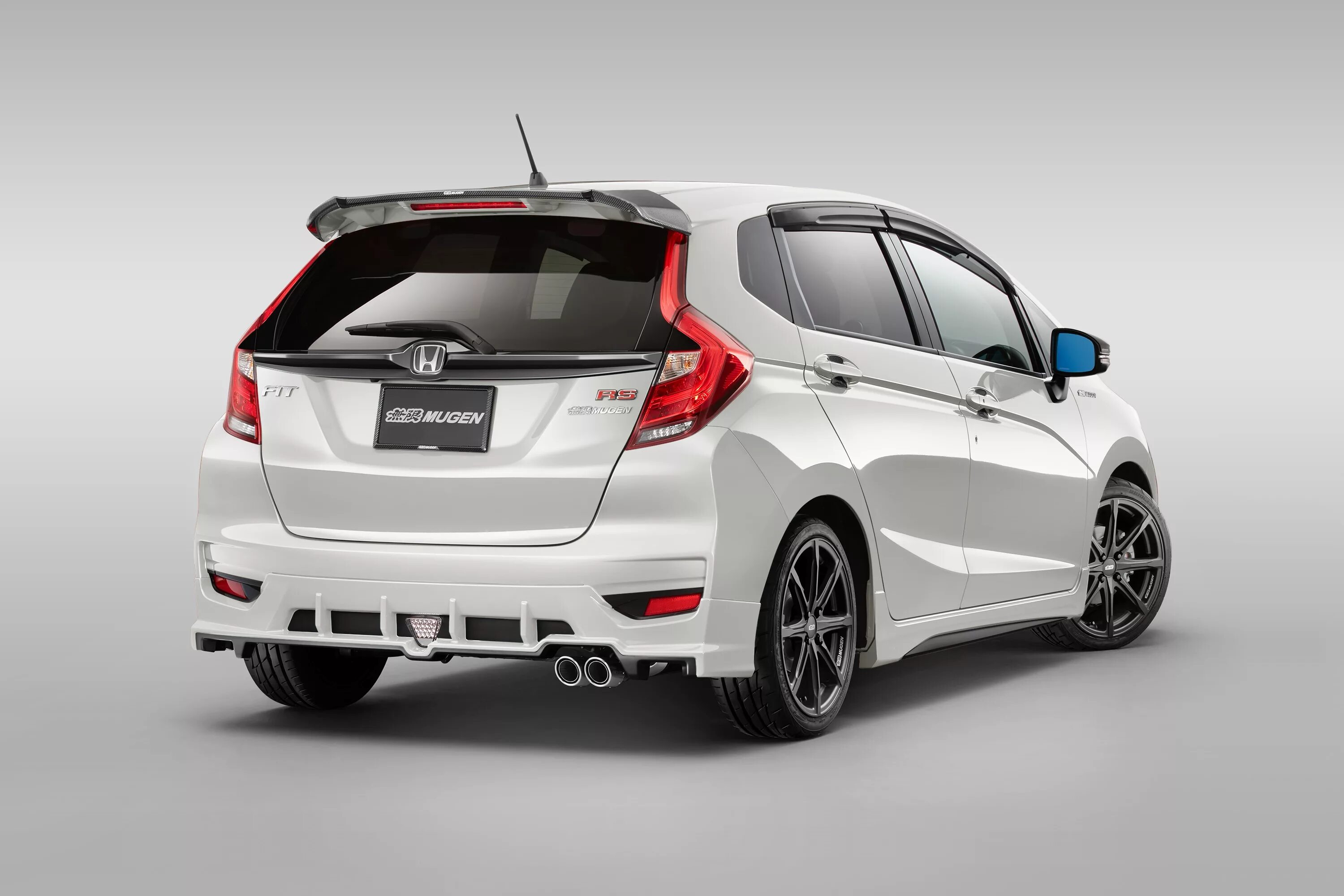 Диаметр хонда фит. Honda Fit Mugen 2018. Honda Fit gk3 Mugen. Honda Fit gp5.