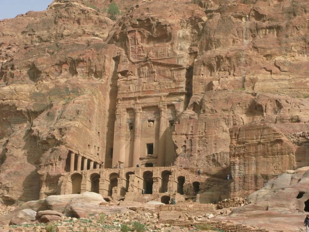 монастырь эль хазне иордания. древние восточные города. петра (город). древний город петра, петра / вади-муса, иордания. храм-мавзолей эль-хазне внутри.