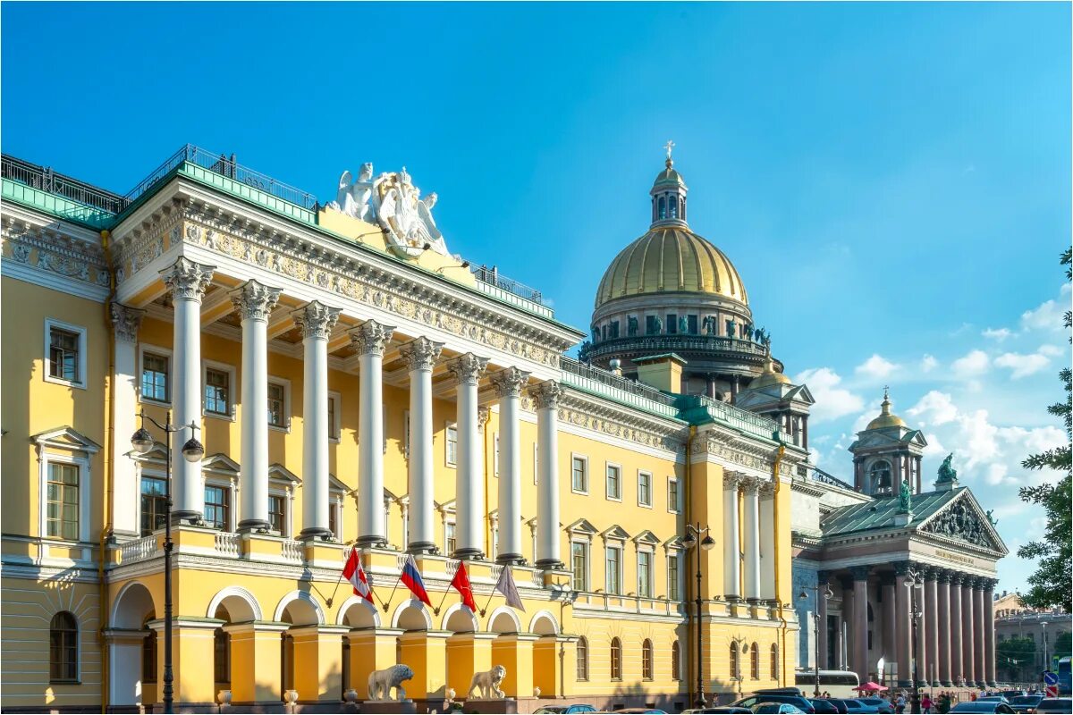 Сизонс спб. Отель four Seasons Lion Palace. 4 Seasons Санкт-Петербург отель. Four Seasons Lion Palace St. Petersburg 5*. Отель « four Seasons Lion Palace ( дом со львами), Санкт - Петербург.