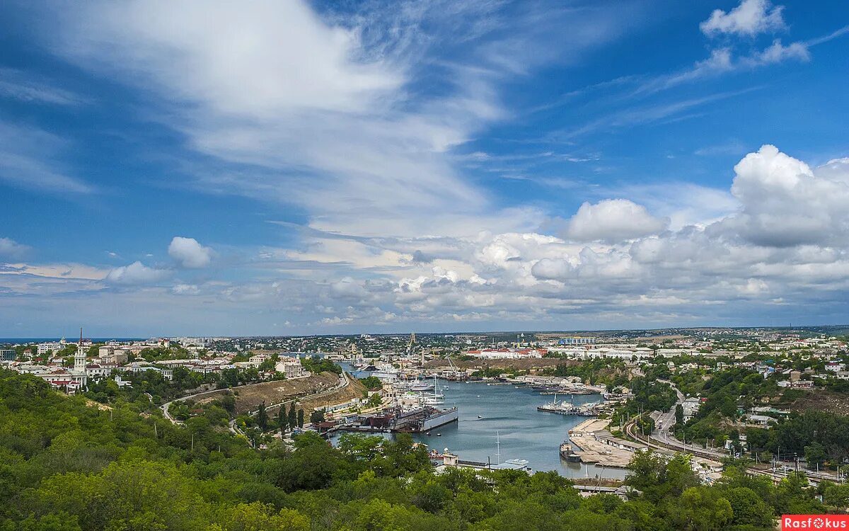 небо над севастополем. красивые облака над севастополем. гроза шторм севастополь. небо на севастопольском. град в севастополе.