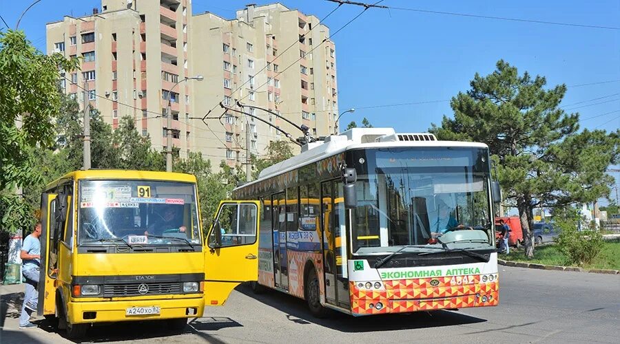 Троллейбус 10 симферополь. 17 троллейбус симферополь. горавтотранс симферополь. крым троллейбус симферополь авария.