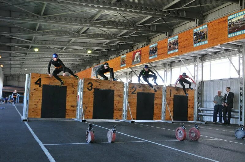 Пожарный манеж. Пожарно прикладной спорт рязань. соревнования по пожарно-прикладному спорту рязань. манеж для пожарно прикладного спорта. манеж для пожарных.