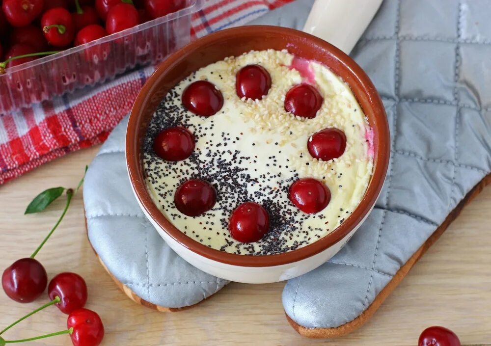 Пп десерт в микроволновке. Запеканка в микроволновке. Запеканка творожная с какао в микроволновке. Запеканка пп в микроволновке. Запеканка с творогом в микроволновке.