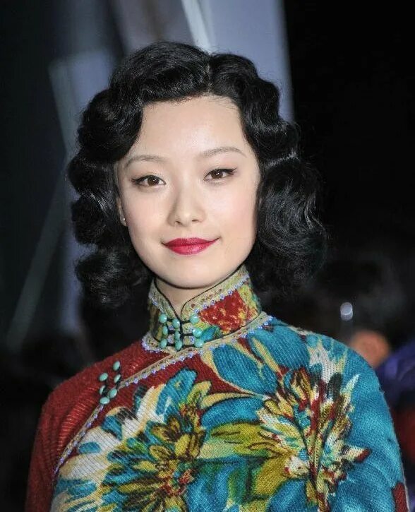 Ни цветущего. Цветущая вишня. Цветение сакуры в японии сады. Ни цветущего. Ni ni цветы войны.