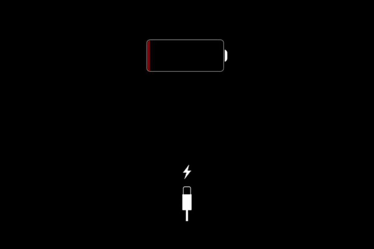 Айфон заряжается 1 процент. Разряженная батарея iphone. экран зарядки айфона. обои на зарядку телефона. села батарея айфон.
