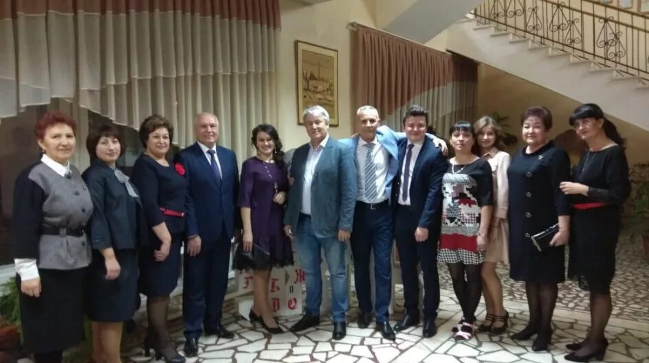 Художественно промышленный колледж. Уфимский художественно-промышленный колледж 3.8. уфимский художественно-промышленный колледж 3.8 директор. ухпк уфа колледж. художественно промышленный колледж уфа зинаида филатовна.