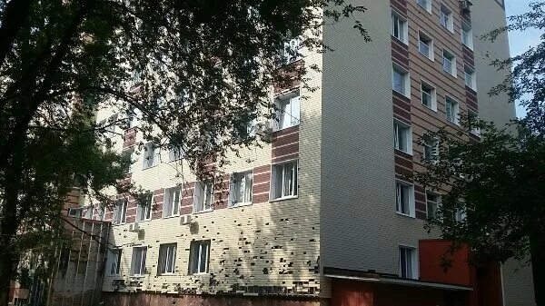На ул. Мориса Тореза неизвестный водитель сбил двух школьниц - Волга Ньюс