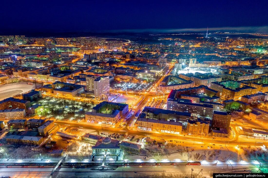 Мурманск столица Заполярья. Мурманск центр города. Центр города Мурманска сверху. Мурманск город за полярным кругом
