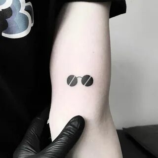 Татуировка очков