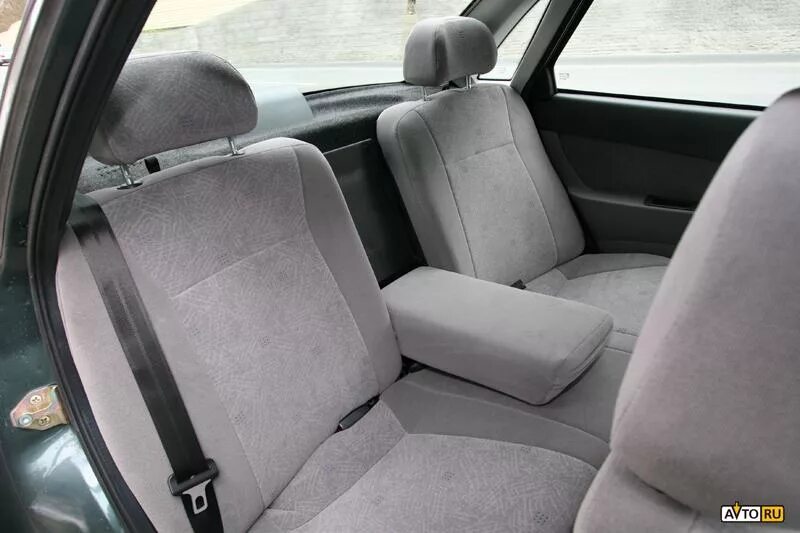 заднее сиденье приоры