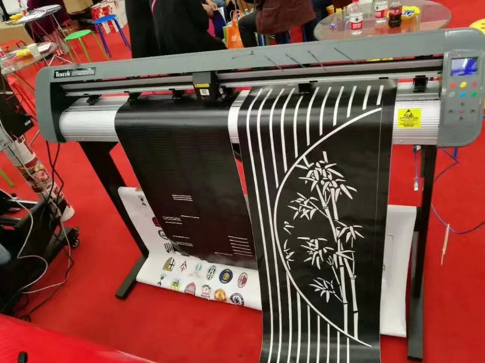 Режущий плоттер а3. Teneth 1300l. плоттер teneth 1300l. режущий плоттер teneth th 1300w. рулонный режущий плоттер suda sd-720.