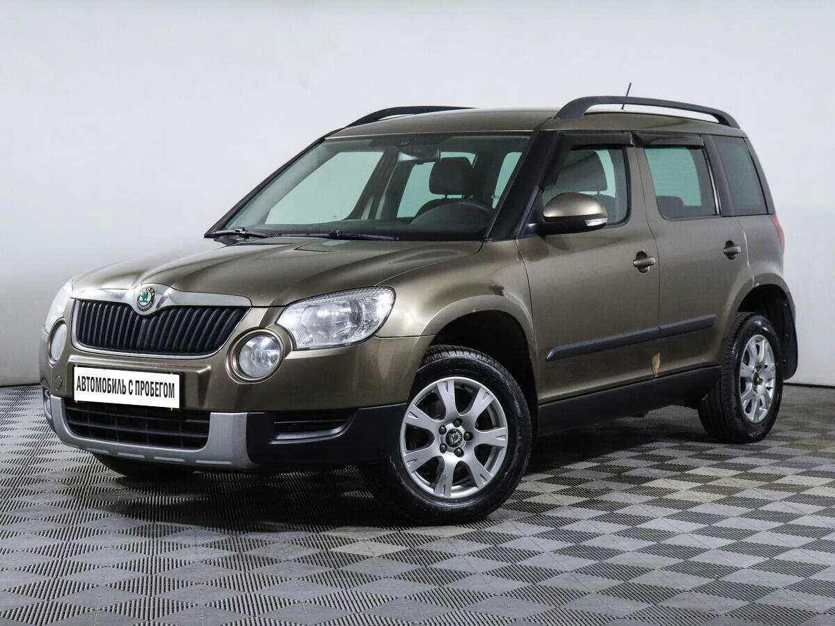 Шкода етти 2011. Шкода ети 2011 год. Skoda Yeti 2011 Silver. Skoda Yeti 2011 серебристый. Купить шкода йети в москве