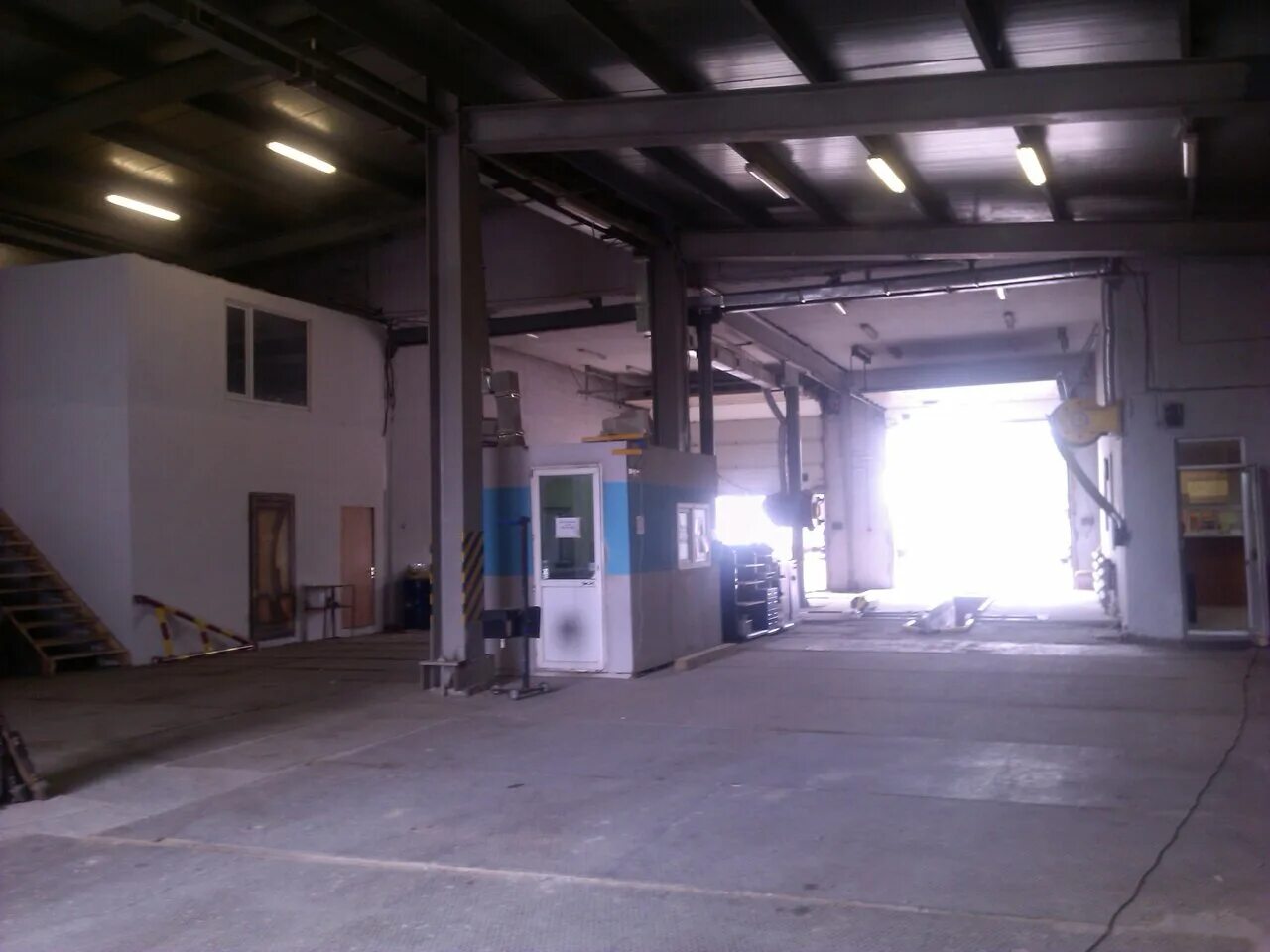 теплый бокс уфа. модуль теплый бокс. теплые боксы для грузовиков. пустое помещение 50 кв м. бокс с оборудование для ремонта машин.